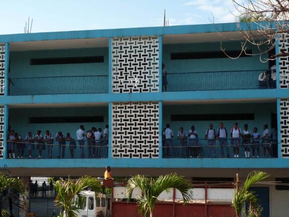 Uma das muitas escolas em Pétion-Ville, bairro mais chique da capital Port-au-Prince, no Haiti